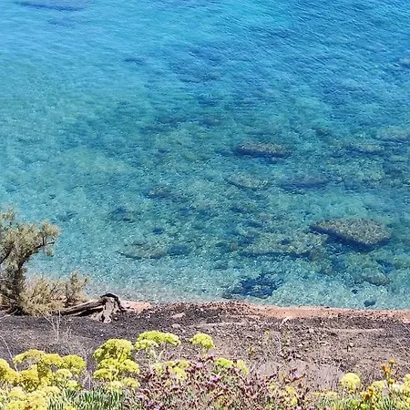 Belle Vue Mer, 90 M, Parking, Loggia, Wifi.