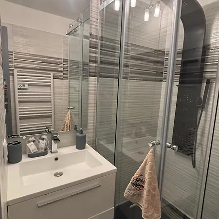 Belle Vue Mer, 90 M, Parking, Loggia, Wifi. 아파트 *