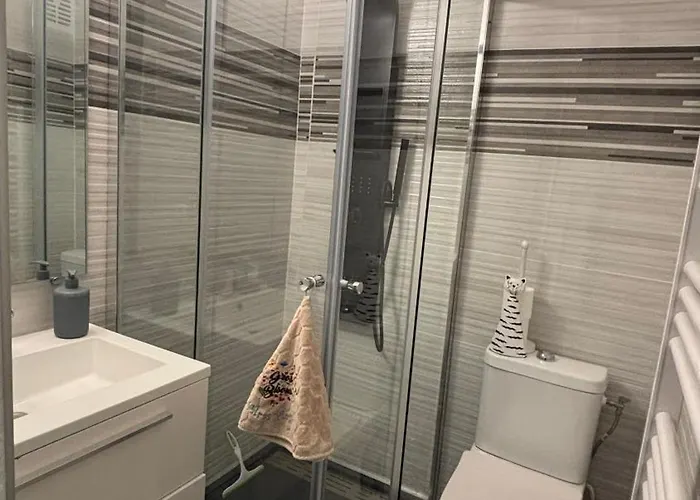 Belle Vue Mer, 90 M, Parking, Loggia, Wifi. Appartamento